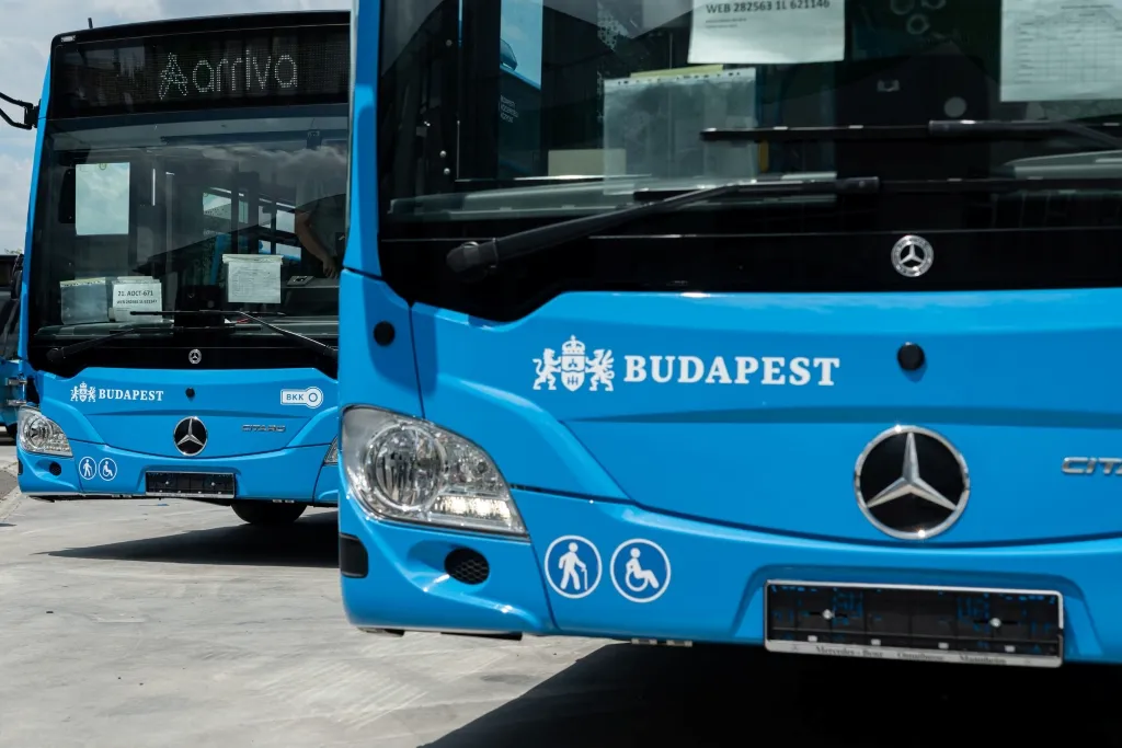 Novi zglobni Mercedes-Benz autobusi na linijama 110 i 112 u Budimpešti
